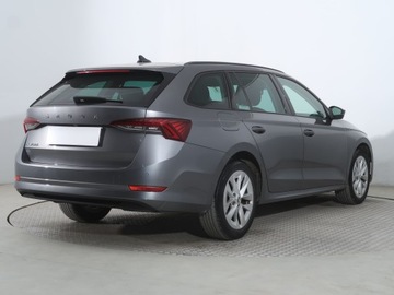 Skoda Octavia IV Kombi 2.0 TDI 115KM 2022 Skoda Octavia 2.0 TDI, Salon Polska, zdjęcie 4