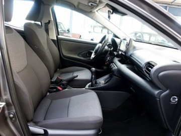 Toyota Yaris IV Hatchback 1.0 VVT-i 72KM 2021 Toyota Yaris NAVI KRAJOWY BEZWYPADKOWY, zdjęcie 10