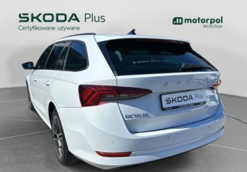 Skoda Octavia IV Liftback 1.5 TSI EVO 150KM 2022 Skoda Octavia Ambition Pakiety, Tempomat, Kamera cofania, Podgrzewane fote, zdjęcie 1