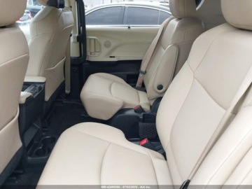Toyota Sienna III 2022 Toyota Sienna XLE, 2022r., 4x4, 2.5L 2.5 Benzyna 189KM, zdjęcie 9