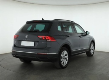 Volkswagen Tiguan II SUV Facelifting 2.0 TSI 190KM 2022 VW Tiguan 2.0 TSI, Salon Polska, 4X4, DSG, zdjęcie 4