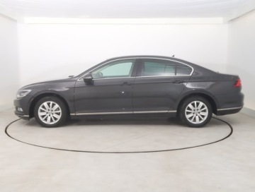Volkswagen Passat B8 Limousine 1.8 TSI BlueMotion Technology 180KM 2017 VW Passat 1.8 TSI, Salon Polska, Automat, Skóra, zdjęcie 2