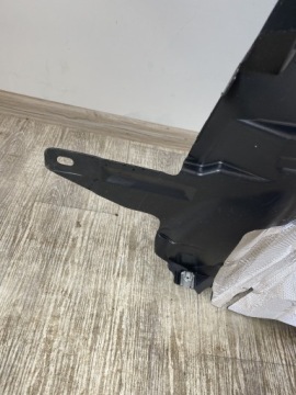 КОЛЕСНАЯ АРКА ПЕРЕДНЯЯ СПРАВА, ПЕРЕДНЯЯ СПРАВА MERCEDES W204