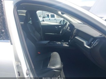 Volvo XC60 II 2023 Volvo XC 60 B5 Core 2023 2.0l 2.0 Benzyna 247KM, zdjęcie 5