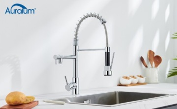 Кухонная батарея раковина 360 ° Ротационный кран с 2 наводнениями и 3 розетками