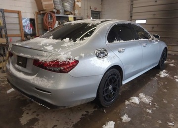 Mercedes Klasa E W213 Kombi Facelifting 2.0 E300 258KM 2021 Mercedes-Benz Klasa E 2021r., E 350 4matic, 2L, od ubezpieczalni 2.0 259KM, zdjęcie 4