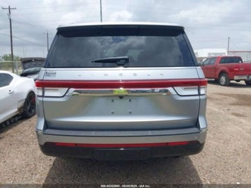 Lincoln Navigator III 2023 Lincoln Navigator Reserve 2023 3.5l 3.5 Benzyna 440KM, zdjęcie 3