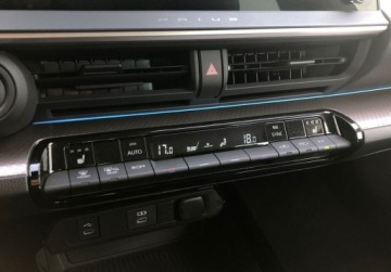 Toyota Prius V (XW60) 2.0  Hybrid Dynamic Force Plug-in 223KM 2023 Toyota Prius Prius Rej. 2024 Prestige FV23 Salon PL Serwis ASO 1 wl., zdjęcie 16