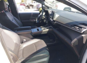 Toyota Sienna III 2023 Toyota Sienna 2023, 2.5L, 4x4, XSE, po kradziezy 2.5 Benzyna 189KM, zdjęcie 9