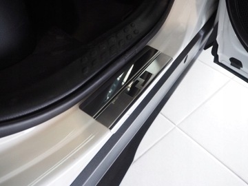 TOYOTA C-HR 2016 - НАКЛАДКИ