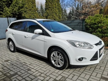 Ford Focus III Kombi 1.0 EcoBoost 125KM 2012 Ford Focus 1.0 12V 125KM Klimatyzacja Nawi Parktro, zdjęcie 3