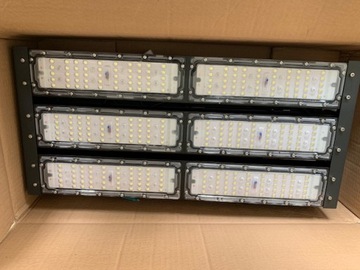 Светодиодный спортивный прожектор 200 Вт для фасада стадиона