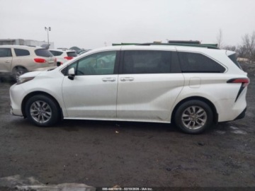 Toyota Sienna III 2022 Toyota Sienna XLE, 2022r., 2.5L 2.5 Hybryda 189KM, zdjęcie 5