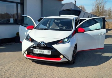 Toyota Aygo II Hatchback 5d 1.0 VVT-i 69KM 2016 Toyota Aygo 1,0 Ben Klima 69 km Benzyna 69KM, zdjęcie 4