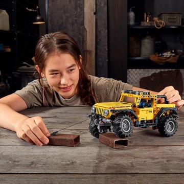 LEGO TECHNIC JEEP WRANGLER 42122  фото 5