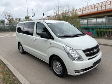 Hyundai H1 II Wagon 2.5 CRDi 170KM 2011 HYUNDAI H1 8-OSÓB KLIMA PARKTRONIC HAK SKÓRY GRZANE FOTELE WEBASTO, zdjęcie 2