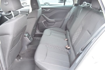 Skoda Scala Hatchback 1.0 TSI 110KM 2023 Skoda Scala SalonPL 1.0TSI 110KM Ambition Comfort Czujniki Smartlink Boler, zdjęcie 30