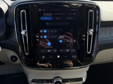 Volvo XC40 Crossover Facelifting 2.0 B3 163KM 2025 Volvo XC 40 XC40 B3 Plus Dark Aktywny tempomat Bli, zdjęcie 19