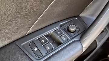 Volkswagen Tiguan II SUV Facelifting 2.0 TSI 190KM 2022 Volkswagen Tiguan R-line 2.0TSI 190KM 4x4 DSG Navi, zdjęcie 37