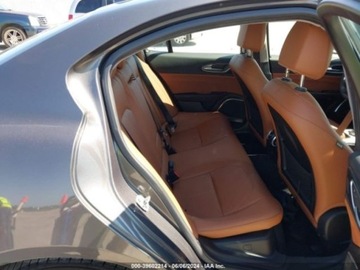 Alfa Romeo Giulia II Sedan Facelifting 2.0 Turbo 280KM 2020 Alfa Romeo Giulia 2020 Alfa Romeo Giulia RWD 2.0 Benzyna 280KM, zdjęcie 7