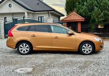 Volvo V60 I Kombi 2.0 D3 163KM 2010 Volvo V60 D3 5cyl 163KM Automat bixenon polskory PDC Navi 2.0 Diesel, zdjęcie 10