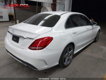 Mercedes Klasa C W205 2018 Mercedes-Benz Klasa C 2018 Mercedes-Benz C-Class C 300 Sedan 2.0 Benzyna, zdjęcie 8