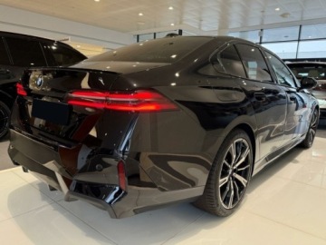 BMW Seria 5 G90-91 Touring 2.0 520d 197KM 2025 520d xDrive Sport Sedan 2.0 (197KM) 2025, zdjęcie 3