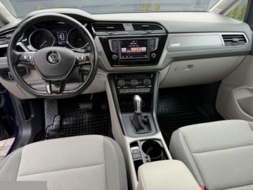 Volkswagen Touran III 1.6 TDI 110KM 2016 Volkswagen Touran 1.6d 110KM 2016r automat, zdjęcie 13