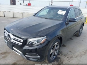 Mercedes GLC C253 2018 Mercedes-Benz GLC 2018 MERCEDES-BENZ GLC 300 4MATIC 2.0 Benzyna 241KM, zdjęcie 6