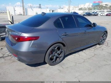 Alfa Romeo Giulia II 2018 Alfa Romeo Giulia Ti sport rwd 2.0 Benzyna 280KM, zdjęcie 3