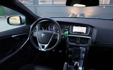 Volvo V40 II Cross Country 2.0 T3 DRIVE-E 152KM 2016 Volvo V40 Volvo V40 T3 RDesign 2.0 Benzyna 152KM, zdjęcie 19