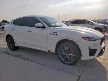 Maserati Levante 2022 Maserati Levante Modena 2022 3.0l 3.0 Benzyna 424KM, zdjęcie 4