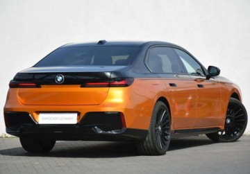 BMW Seria 7 G70 Sedan 3.0 40d 299KM 2023 BMW Seria 7 740d 300KM xDrive Individual Bowers Wilkins M Pakiet Salon PL, zdjęcie 1