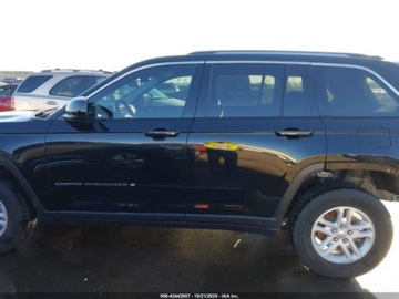 Jeep Grand Cherokee V 2024 Jeep Grand Cherokee Laredo 2024 3.6l 3.6 Benzyna 293KM, zdjęcie 2