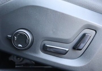 Volvo XC60 II Crossover Plug-In Facelifting 2.0 T8 455KM 2024 Volvo XC 60 T8 PlugIn Hybrid 310145KM AWD Ultimate DARK Gwarancja FV23, zdjęcie 20