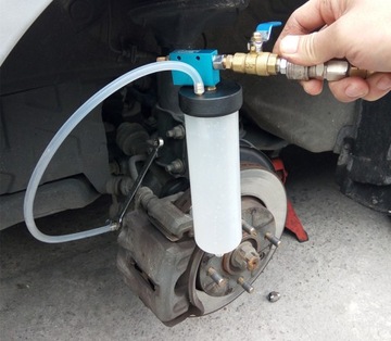 Комплект для прокачки и замены тормозной жидкости Falcon F14107