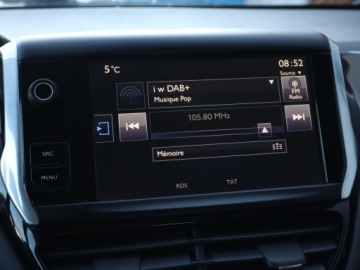 Peugeot 208 I Hatchback 5d Facelifting 1.2 PureTech 82KM 2015 Peugeot 208 1.2 PureTech, Salon Polska, zdjęcie 11