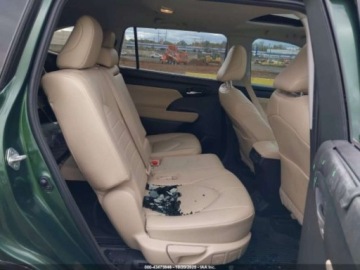 Toyota Highlander III 2023 Toyota Highlander 2023 TOYOTA HIGHLANDER HYBRID XLE 2.5 Hybryda 186KM, zdjęcie 11