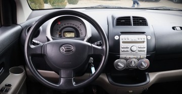 Daihatsu Sirion II 1.0 i 12V 69KM 2006 Daihatsu Sirion (Nr. ) 1.0 Klimatyzacja Elektryczne szyby Benzyna 69KM, zdjęcie 9