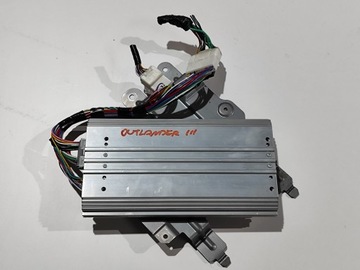 OUTLANDER 3 III WZMACNIACZ RADIA 8701A813 15-22r. ORYGINAŁ EUROPA