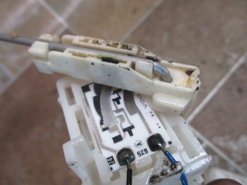 CZUJNIK POZIOMU PALIWA AUDI A6 C5 4B0201317AB 2.7T