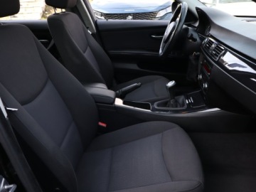 BMW Seria 3 E90-91-92-93 Touring E91 2.0 318i 143KM 2009 BMW 3 318 i, Klima, Klimatronic, Tempomat, zdjęcie 8