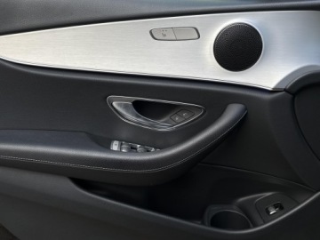 Mercedes Klasa E W213 Limuzyna Facelifting 2.0 220d 200KM 2023 Mercedes-Benz E 220 AMG Line/4Matic/Highbeam/MBUX/, zdjęcie 19