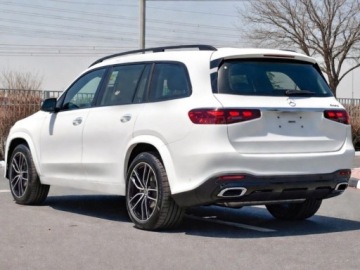 Mercedes GLS X167 SUV Facelifting 3.0 450d 367KM 2025 MERCEDES-BENZ GLS 450 d 4-MATIC AMG Line 3.0 (367KM) 2025, zdjęcie 2