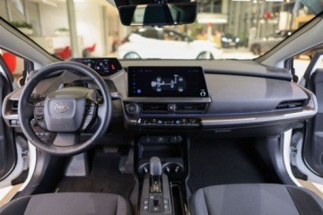 Toyota Prius V (XW60) 2.0  Hybrid Dynamic Force Plug-in 223KM 2023 Toyota Prius Plug-in Hybrid 2.0 Hybryda Plug-in 223KM, zdjęcie 12