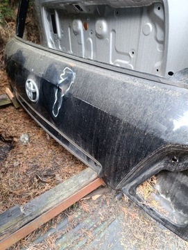 VÍKO KUFRU ZADNÍ TOYOTA LAND CRUISER 200 VRCH