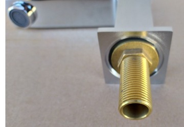 Излив смесителя для ванны, длина 1/2 дюйма.