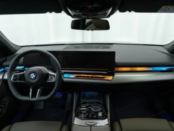 BMW Seria 5 G90-91 Touring 2.0 520d 197KM 2025 BMW Seria 5 Touring 520d xDrive Sport Combi 2.0 (197KM) 2025, zdjęcie 6