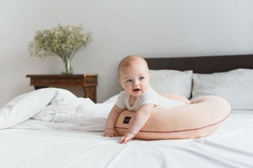 Подушка для кормления Poofi Organic Apricot с круассанами