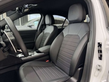 Alfa Romeo Giulia II Sedan Facelifting 2.0 Turbo 200KM 2022 Alfa Romeo Giulia Sprint Kamera cofania Android Auto Nawigacja Salon P, zdjęcie 8